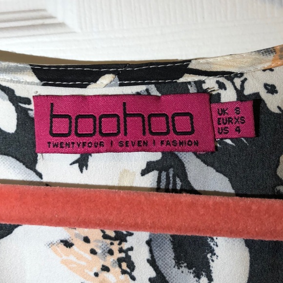 Like New Floral Romper - Picture 3 of 4